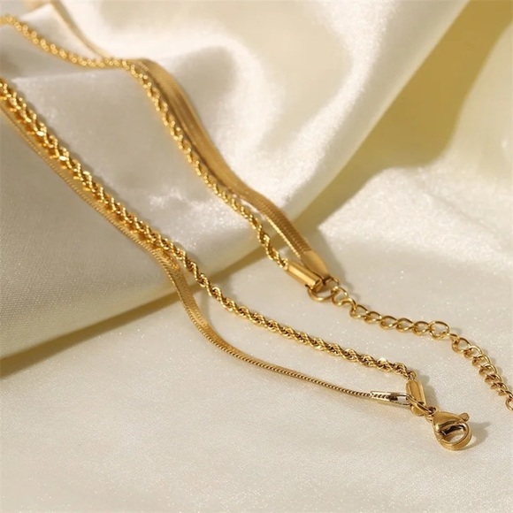 18K Gold Plated *Snake & Rope* Waterproof Necklace - Picture 5 of 10